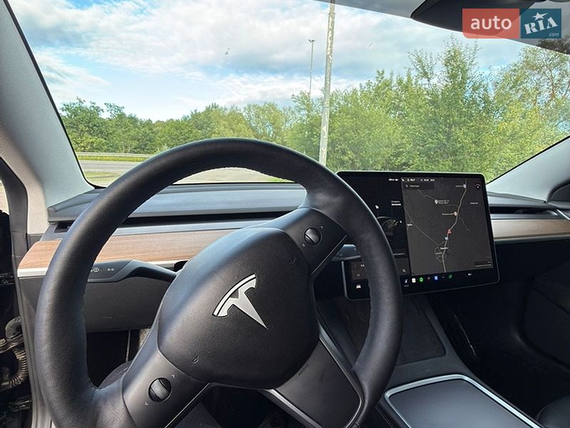 Седан Tesla Model 3 2021 в Ивано-Франковске
