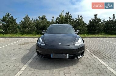 Седан Tesla Model 3 2019 в Одесі