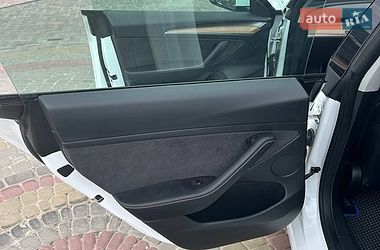 Седан Tesla Model 3 2022 в Чугуеве