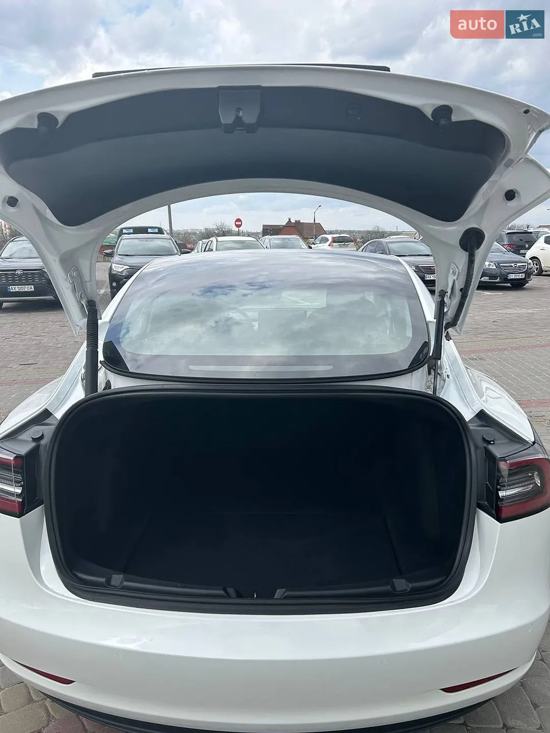2022 Tesla Model 3 - мініатюра 8