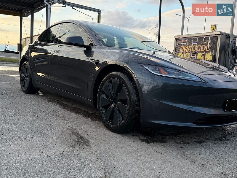 Седан Tesla Model 3 2024 в Києві