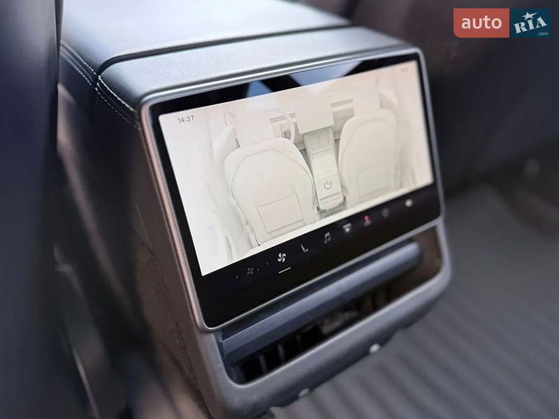 Седан Tesla Model 3 2024 в Києві