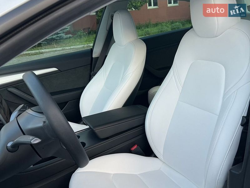 Седан Tesla Model 3 2023 в Харькове