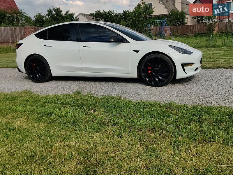 Седан Tesla Model 3 2021 в Житомире