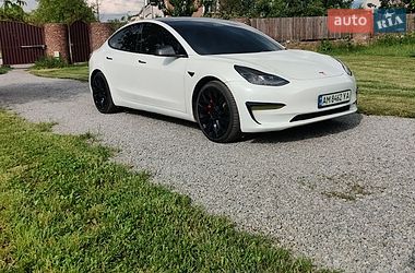 Седан Tesla Model 3 2021 в Житомире