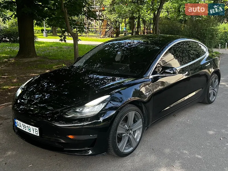 Tesla Model 3 2020