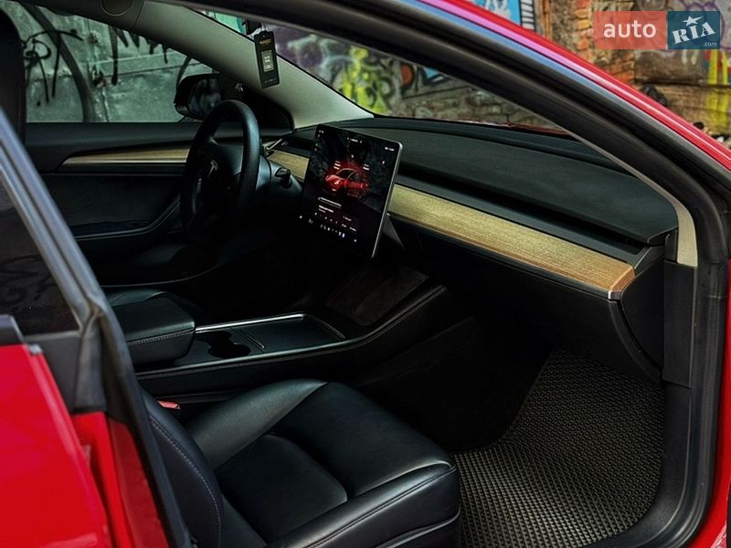 Седан Tesla Model 3 2022 в Одесі