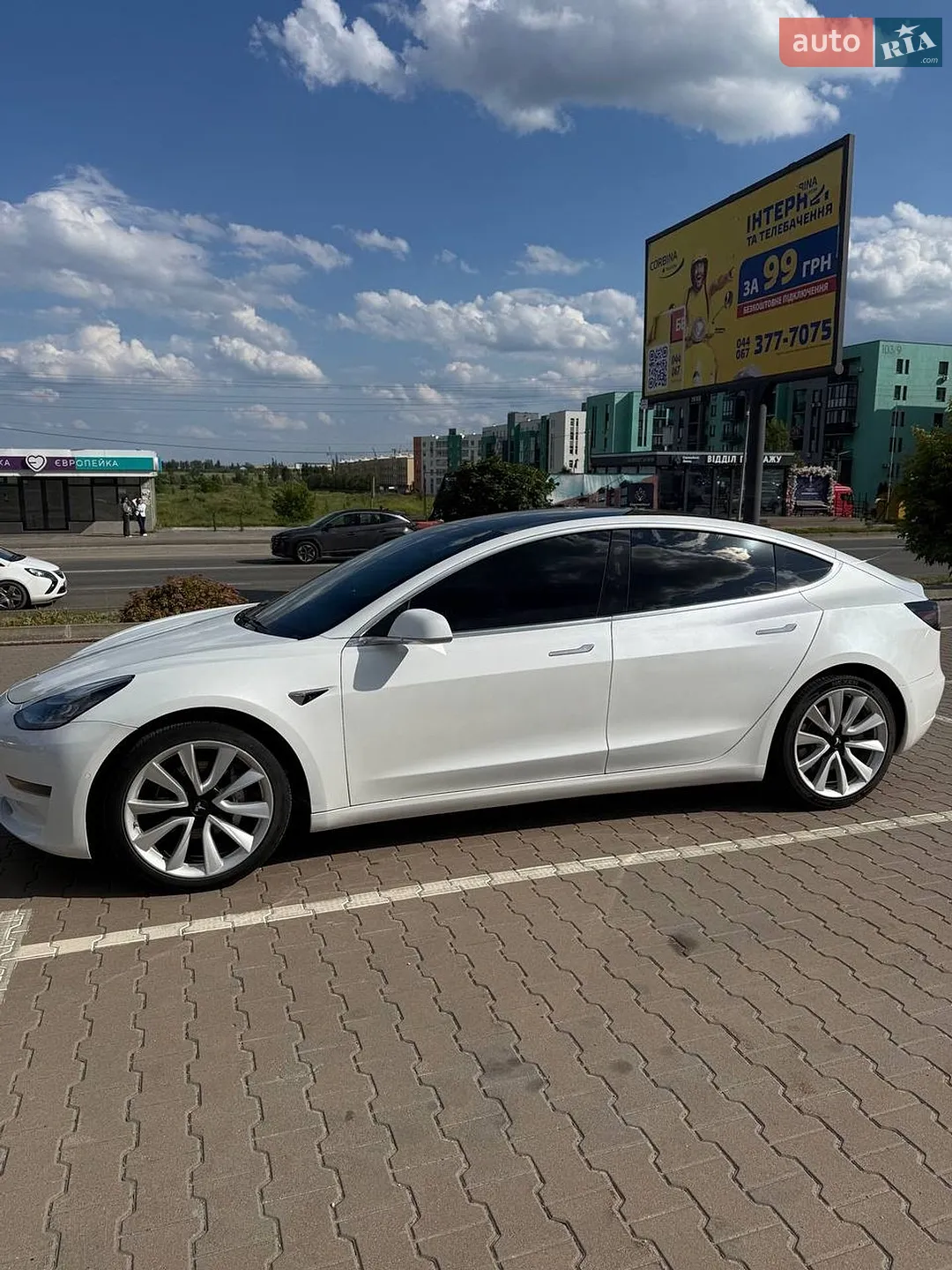 2020 Tesla Model 3 - мініатюра 3