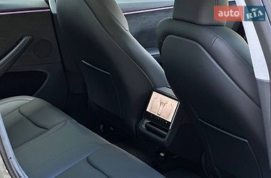 Седан Tesla Model 3 2025 в Коломые
