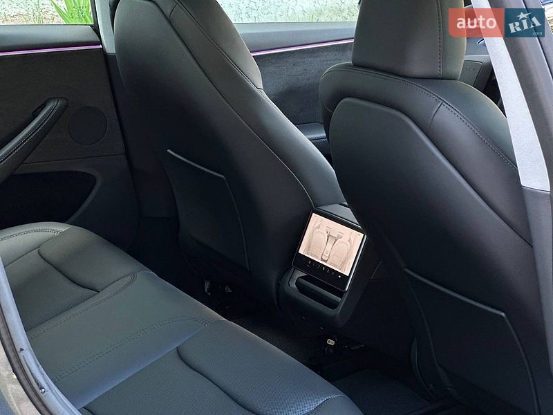 Седан Tesla Model 3 2025 в Коломые