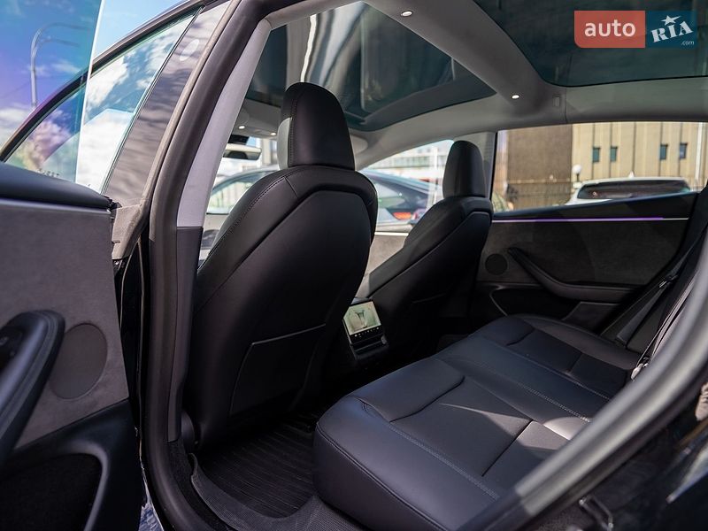 Седан Tesla Model 3 2024 в Киеве