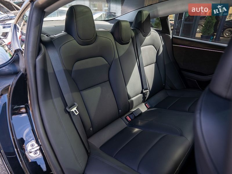 Седан Tesla Model 3 2024 в Киеве