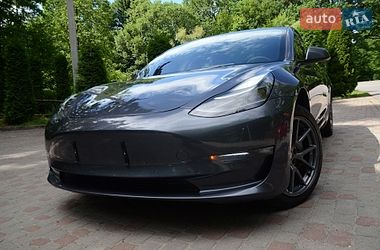 Седан Tesla Model 3 2022 в Трускавці