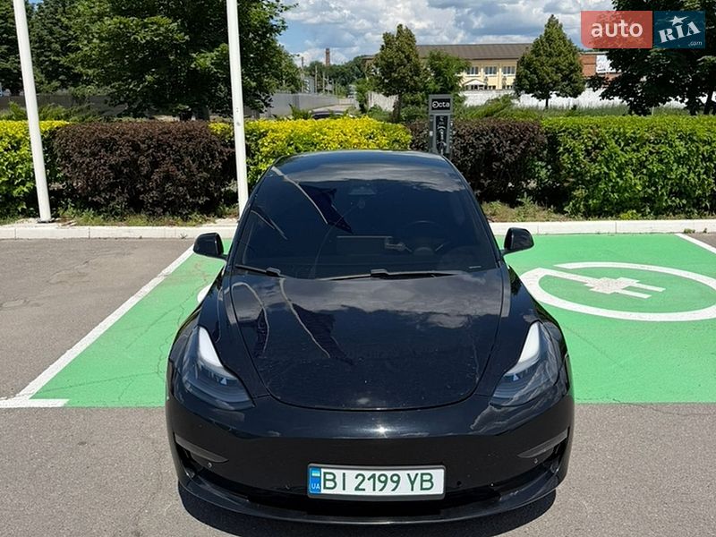 Седан Tesla Model 3 2021 в Полтаві