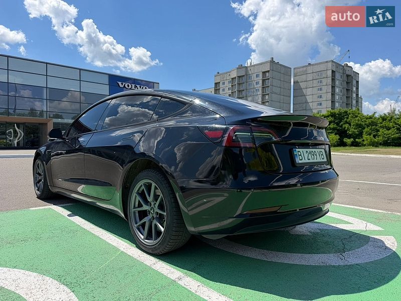 Седан Tesla Model 3 2021 в Полтаві