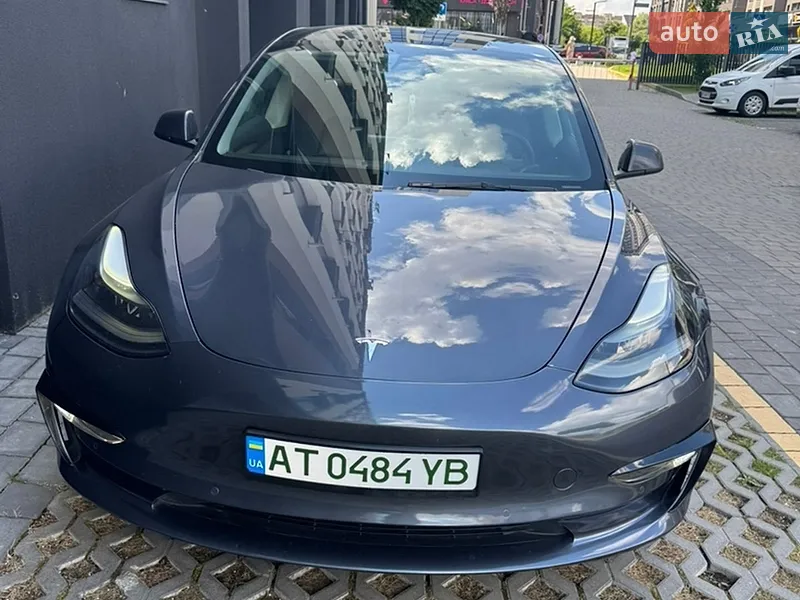 Tesla Model 3 2022