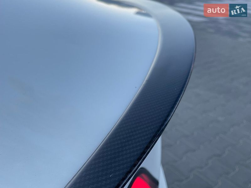 Седан Tesla Model 3 2021 в Виннице