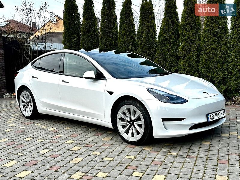 Седан Tesla Model 3 2022 в Вінниці