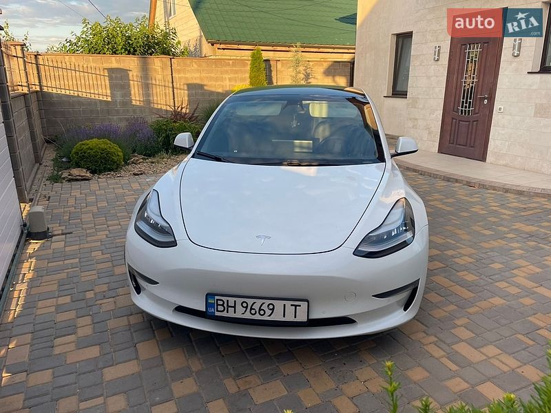 Tesla Model 3 2019