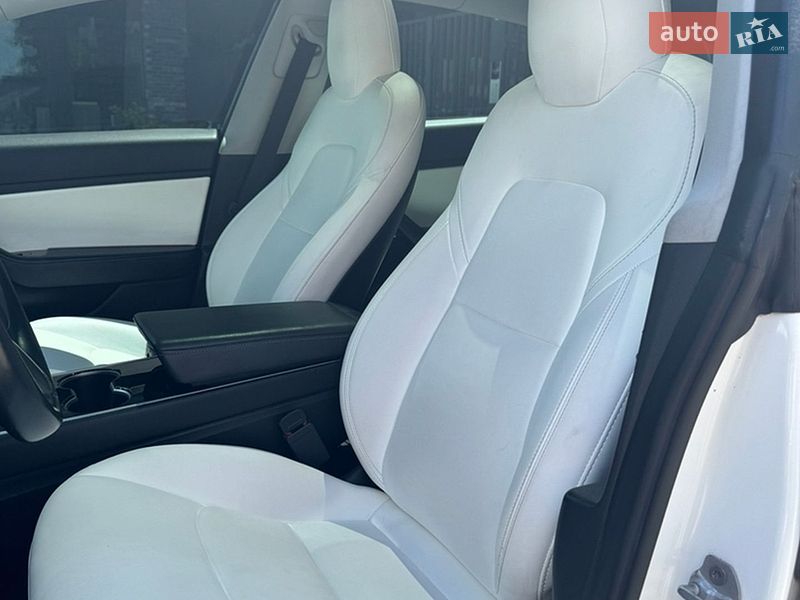 Седан Tesla Model 3 2019 в Кропивницком
