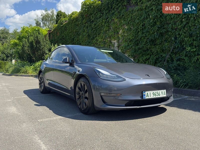Седан Tesla Model 3 2020 в Вышгороде