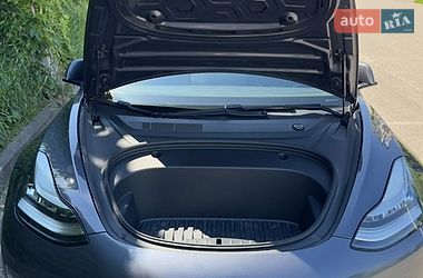 Седан Tesla Model 3 2020 в Вышгороде