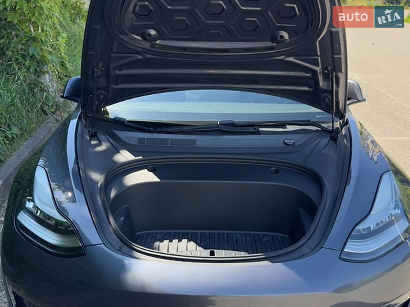 Седан Tesla Model 3 2020 в Вышгороде