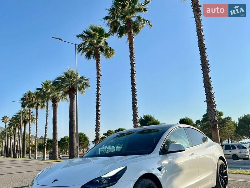 Седан Tesla Model 3 2021 в Харькове фото Седан Tesla Model 3 2021 в Харькове