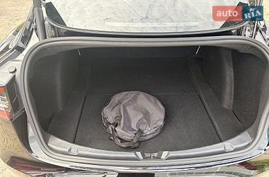 Седан Tesla Model 3 2021 в Киеве