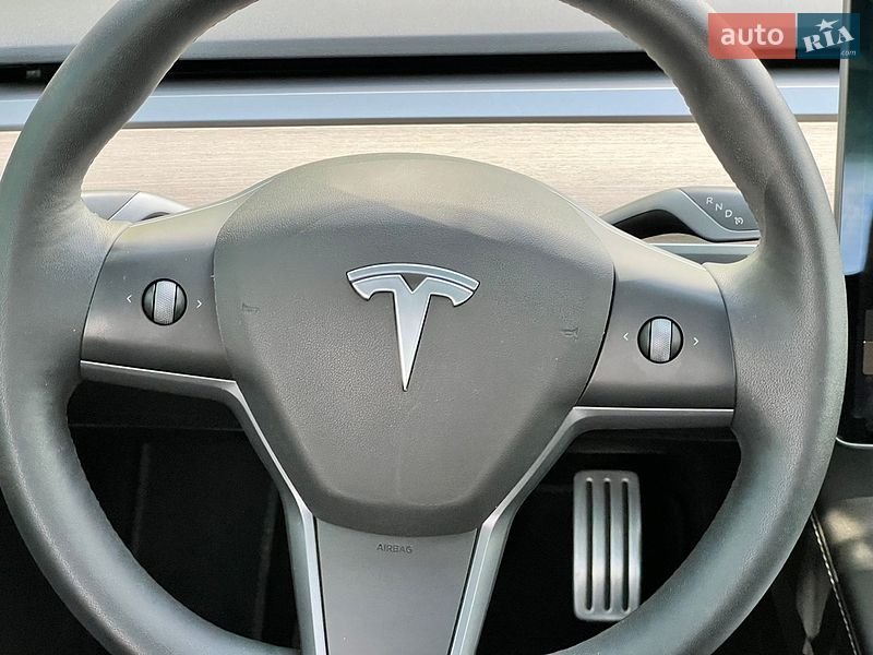Седан Tesla Model 3 2021 в Києві