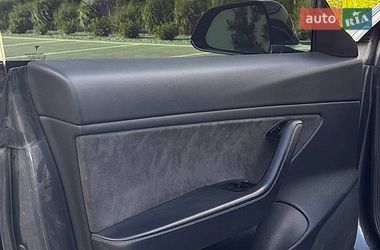 Седан Tesla Model 3 2018 в Луцке