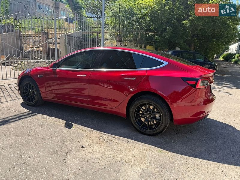 Седан Tesla Model 3 2018 в Одессе