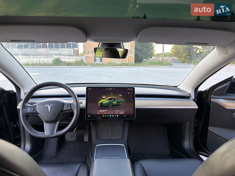 Седан Tesla Model 3 2022 в Виннице