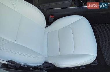 Позашляховик / Кросовер Tesla Model 3 2019 в Дніпрі