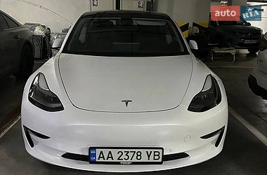 Седан Tesla Model 3 2021 в Киеве