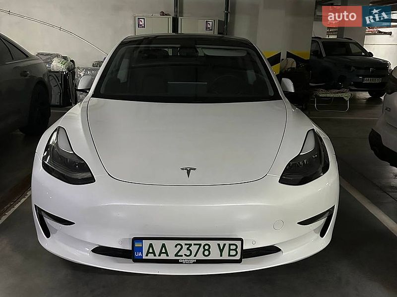 Tesla Model 3 2021
