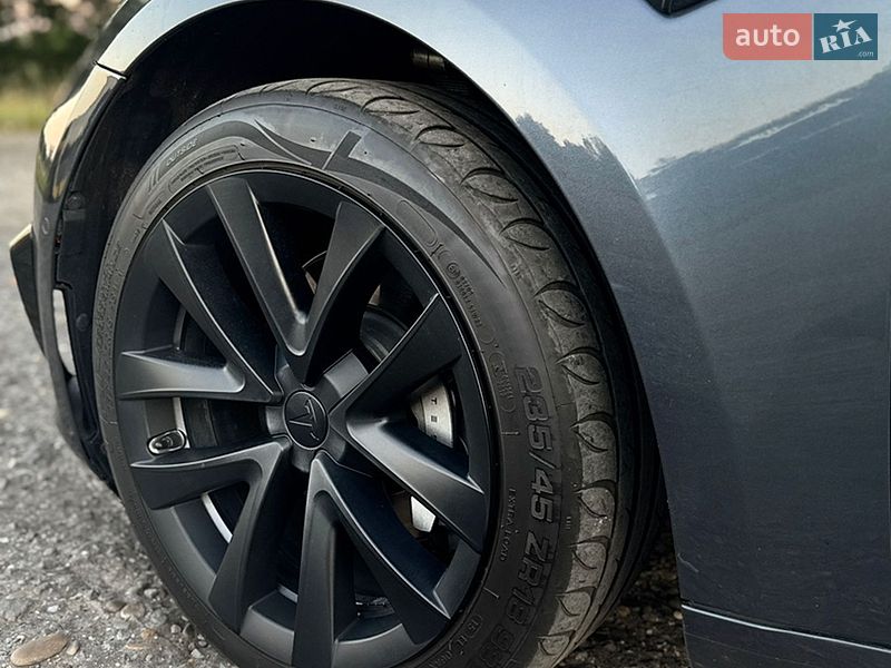 Седан Tesla Model 3 2021 в Ужгороде