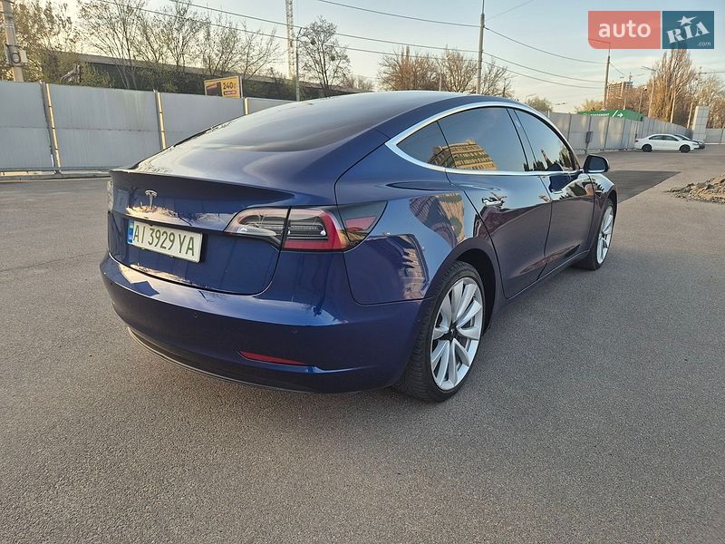 Седан Tesla Model 3 2019 в Києві
