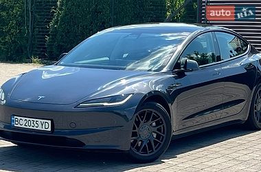 Седан Tesla Model 3 2024 в Стрые