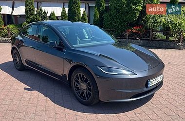Седан Tesla Model 3 2024 в Стрые
