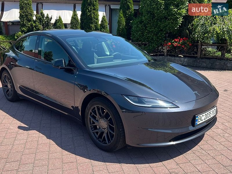 Седан Tesla Model 3 2024 в Стрые