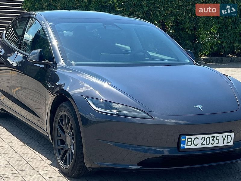 Седан Tesla Model 3 2024 в Стрые