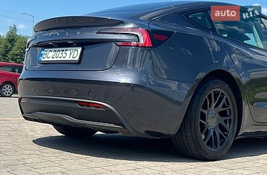 Седан Tesla Model 3 2024 в Стрые