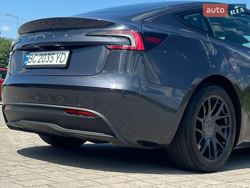 Седан Tesla Model 3 2024 в Стрые