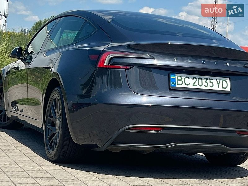 Седан Tesla Model 3 2024 в Стрые