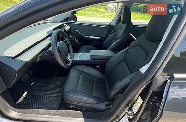 Седан Tesla Model 3 2024 в Стрые