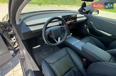Седан Tesla Model 3 2024 в Стрые