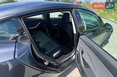 Седан Tesla Model 3 2024 в Стрые