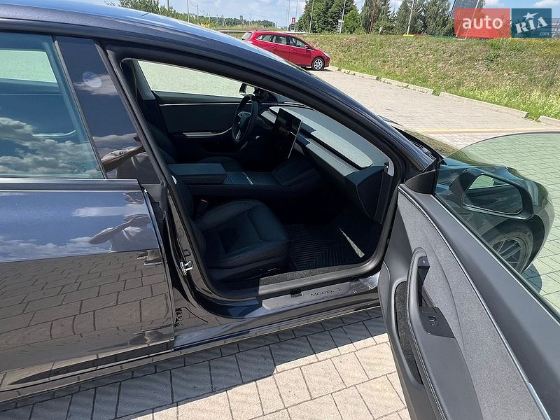 Седан Tesla Model 3 2024 в Стрые