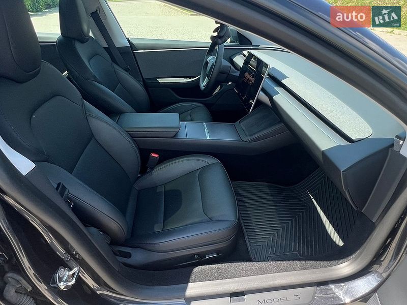 Седан Tesla Model 3 2024 в Стрые
